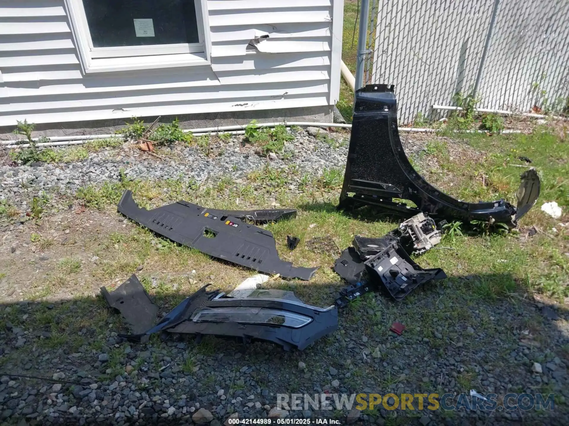 12 Photograph of a damaged car KMUHBDSB9RU172288 GENESIS GV80 2024