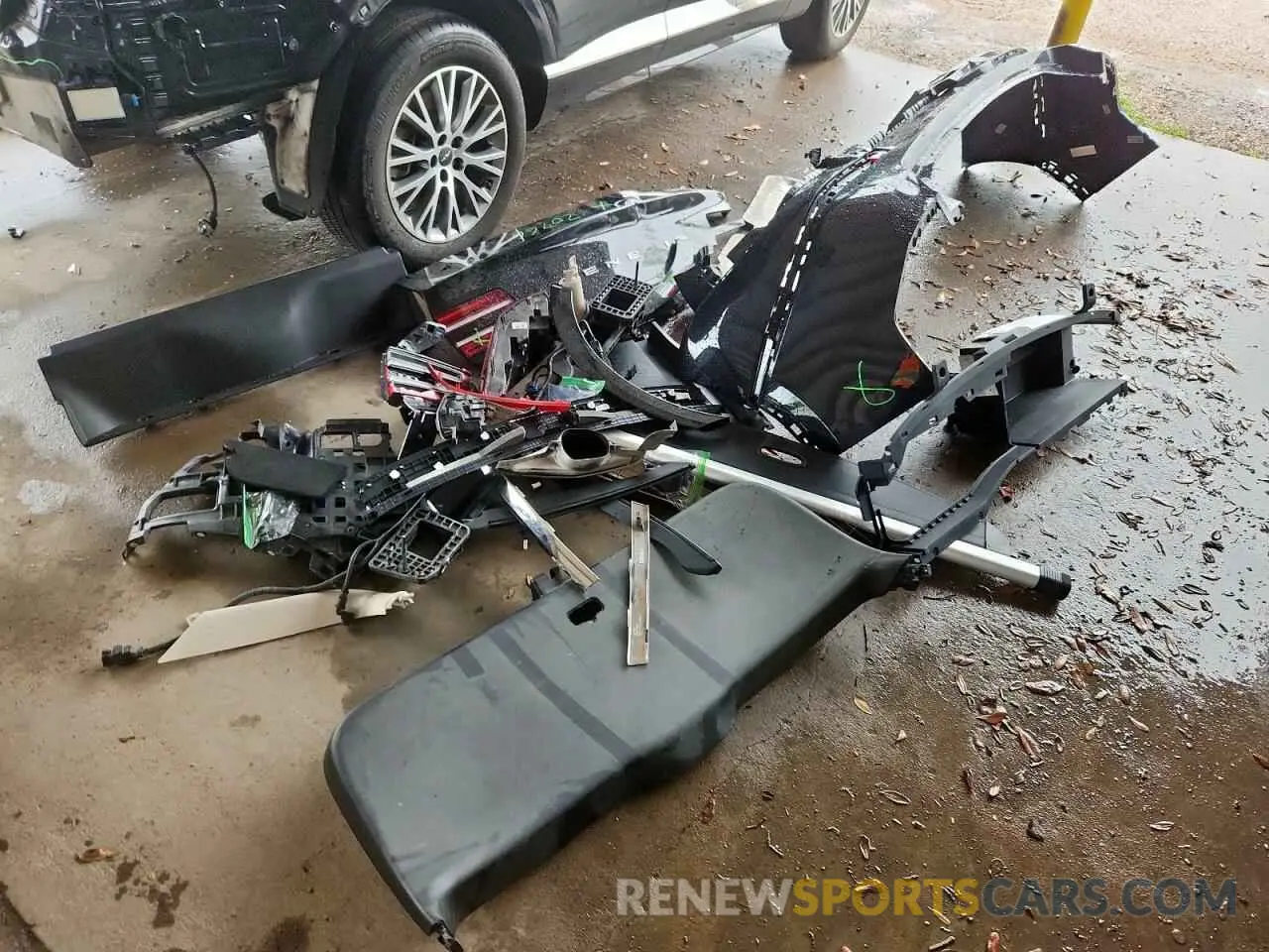 13 Photograph of a damaged car KMUHBDSB9RU209808 GENESIS GV80 2024