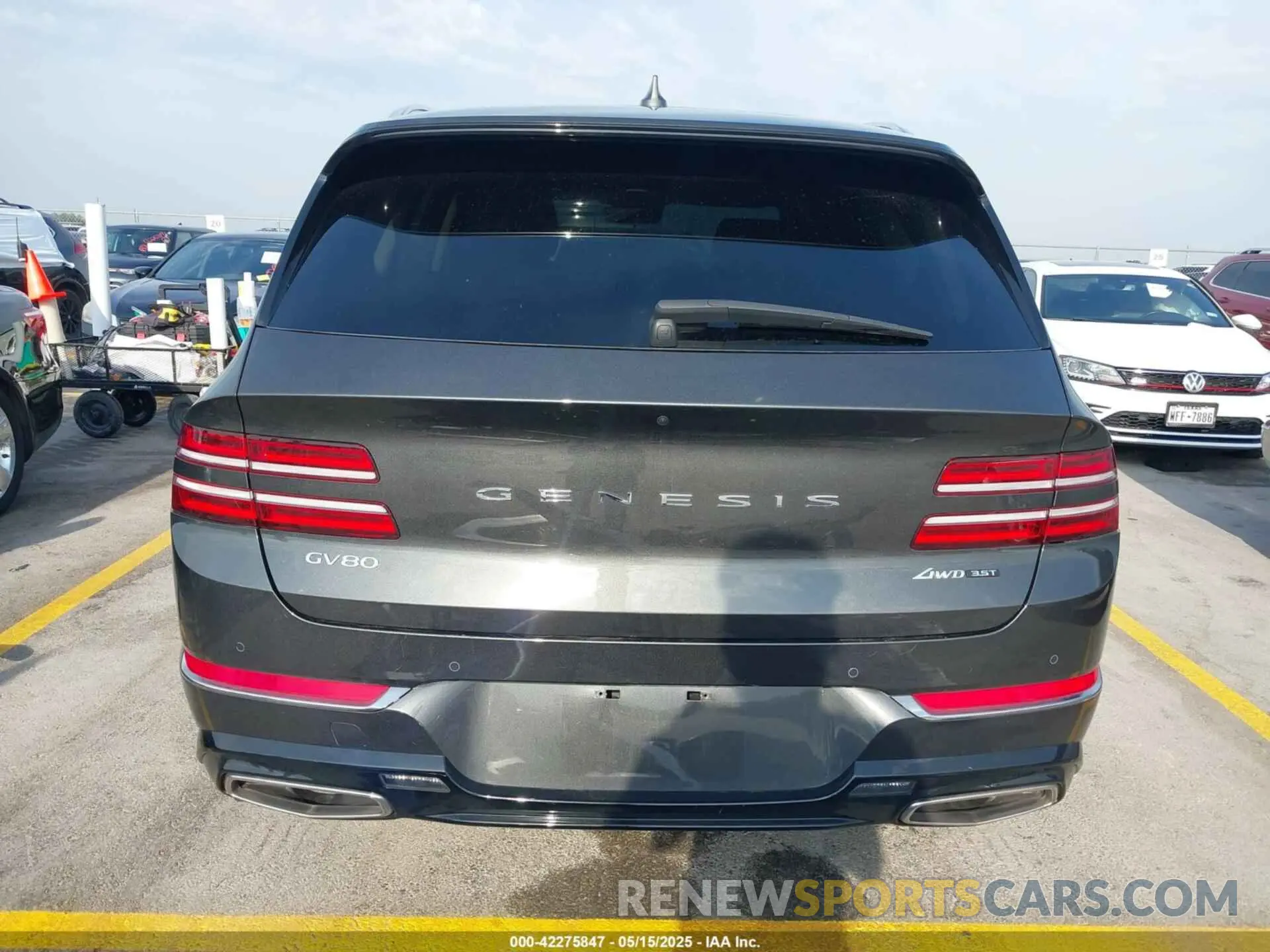 17 Photograph of a damaged car KMUHCESC1RU174015 GENESIS GV80 2024