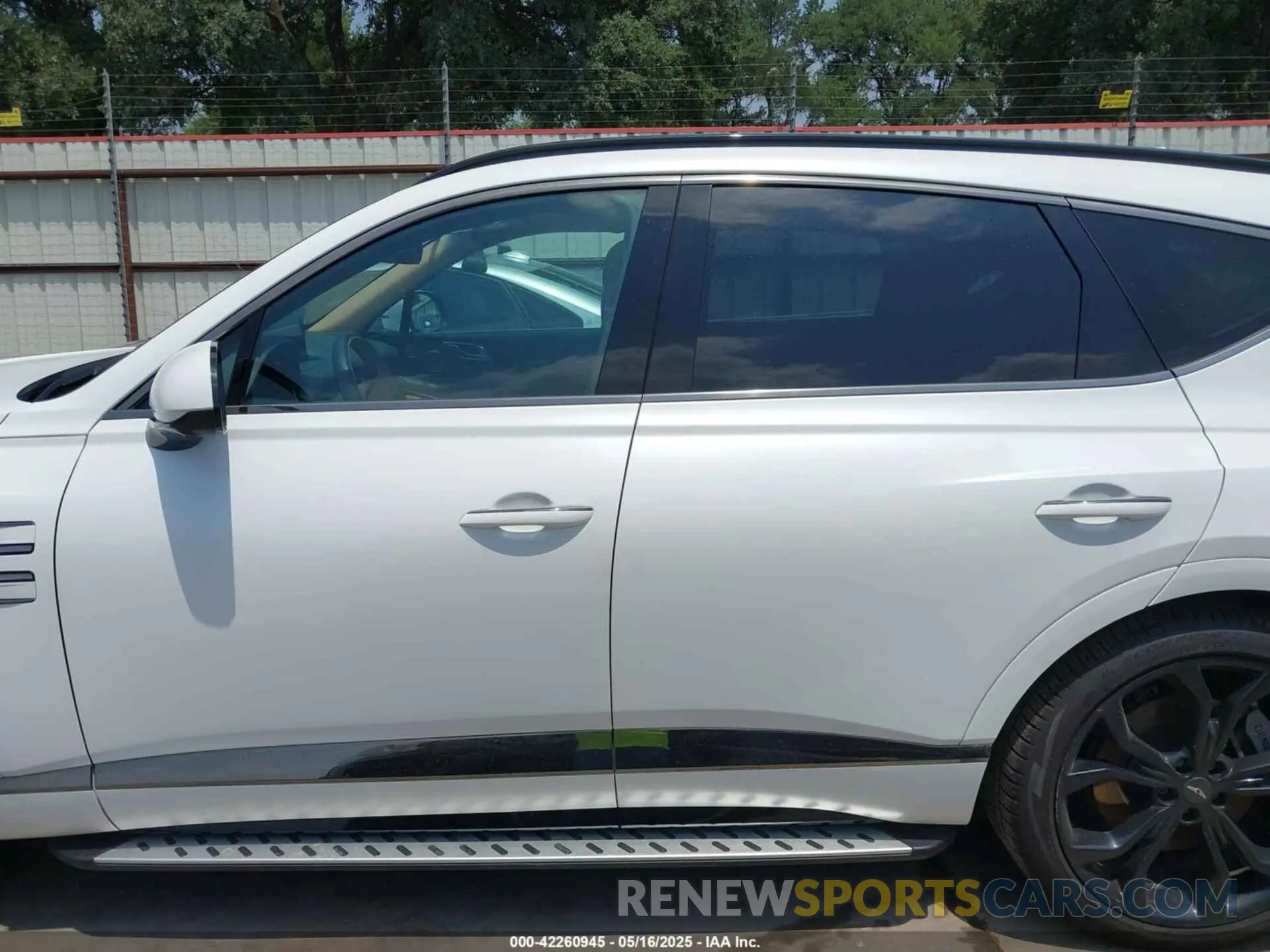 14 Photograph of a damaged car KMUHCESC8RU166378 GENESIS GV80 2024