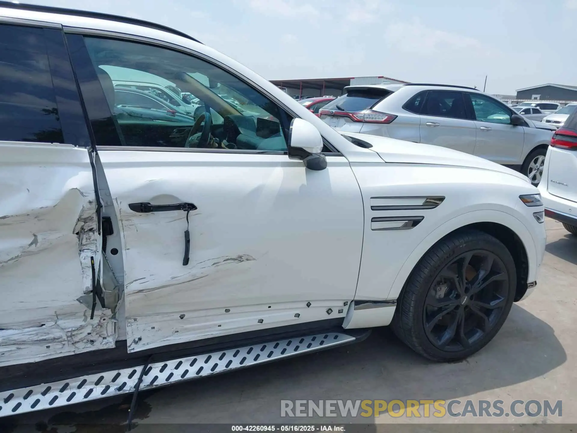 18 Photograph of a damaged car KMUHCESC8RU166378 GENESIS GV80 2024