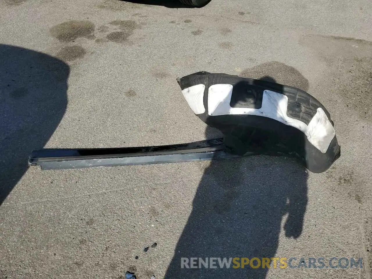 13 Photograph of a damaged car KMUHCESC8RU183004 GENESIS GV80 2024