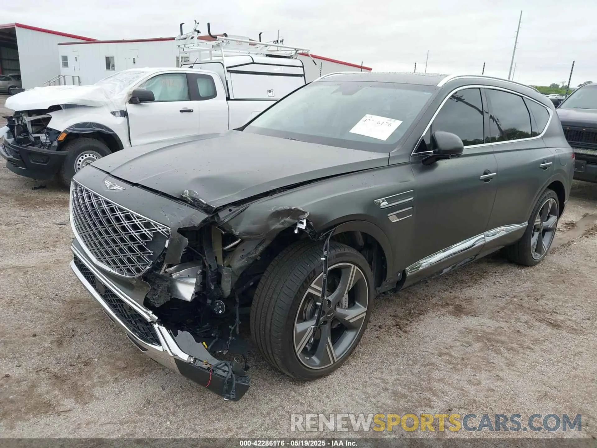 2 Photograph of a damaged car KMUHEESC5SU239383 GENESIS GV80 2025
