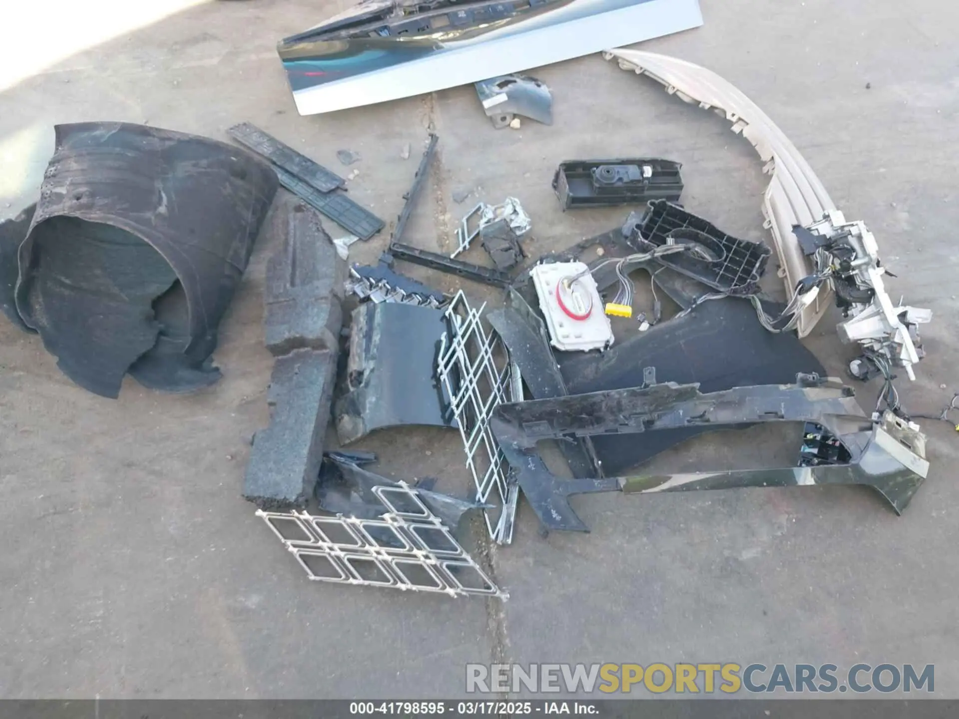 12 Photograph of a damaged car KMUHFESB0SU239716 GENESIS GV80 2025