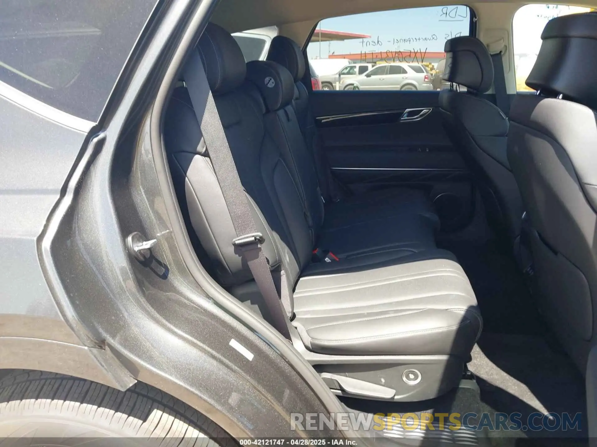 8 Photograph of a damaged car KMUHFESB6SU273191 GENESIS GV80 2025