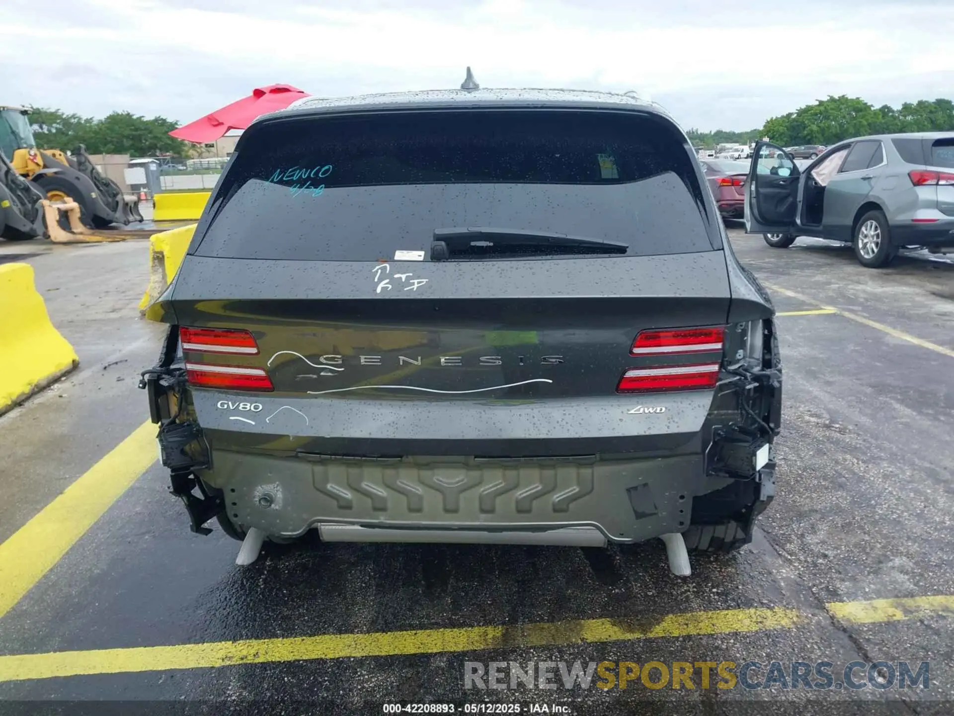 17 Photograph of a damaged car KMUHFESB7SU241172 GENESIS GV80 2025