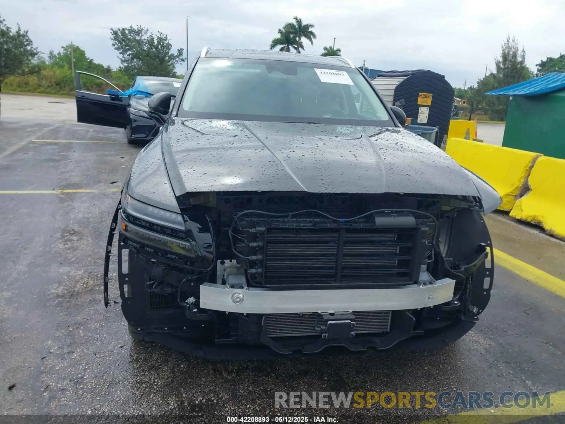 6 Photograph of a damaged car KMUHFESB7SU241172 GENESIS GV80 2025