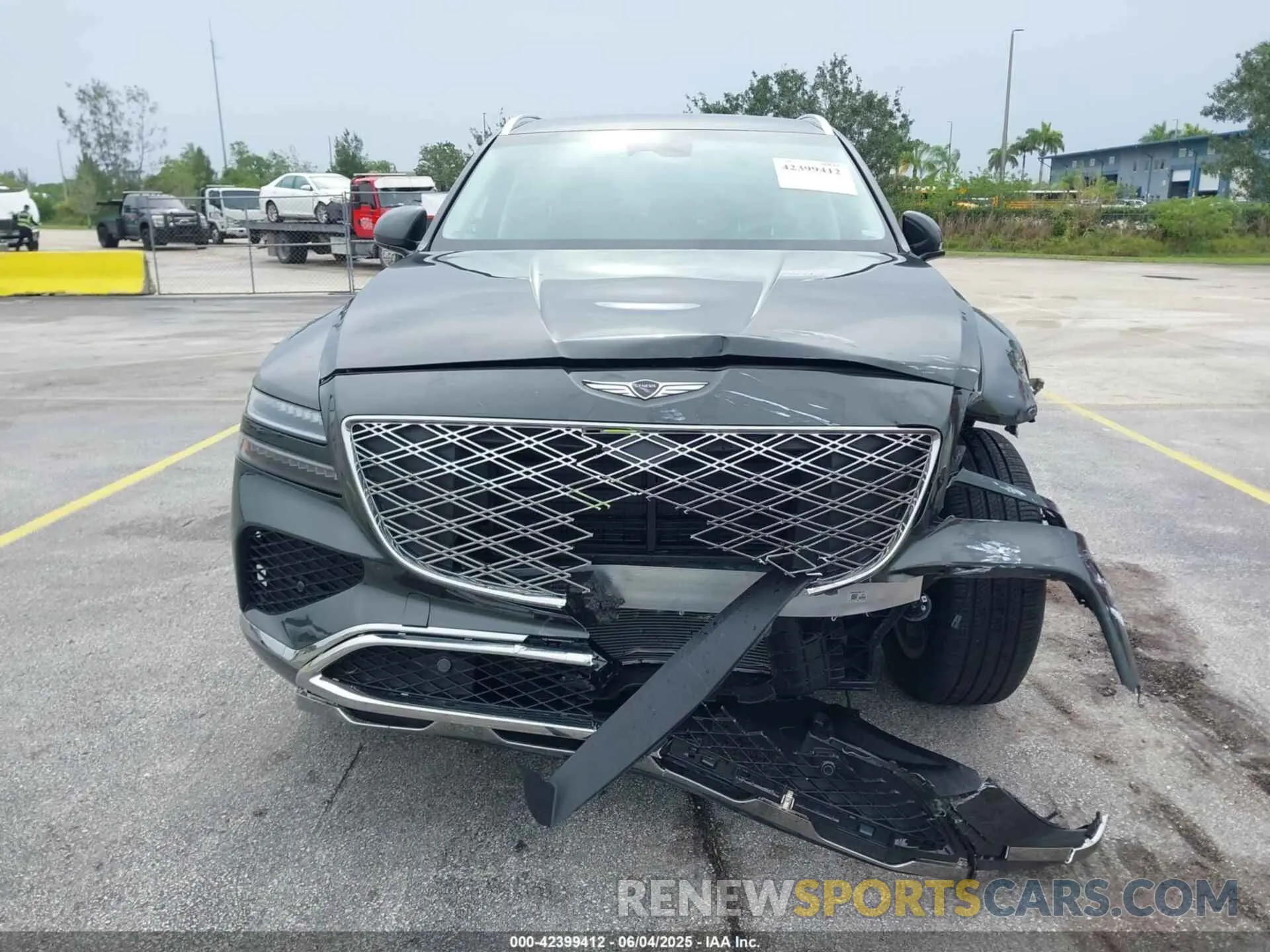 11 Photograph of a damaged car KMUHFESBXSU255275 GENESIS GV80 2025