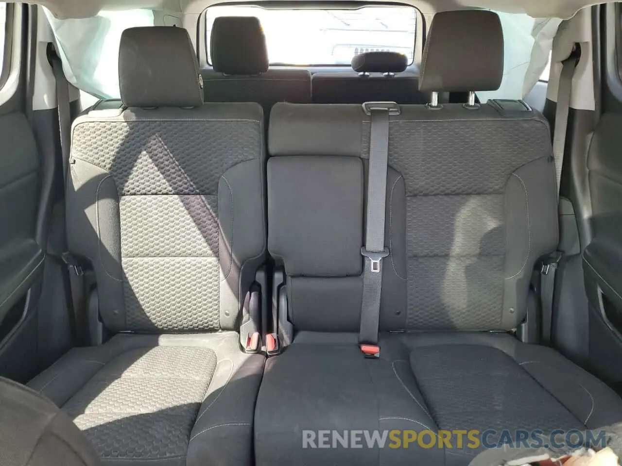 10 Photograph of a damaged car 1GKKNKLA0KZ137582 GMC ACADIA 2019