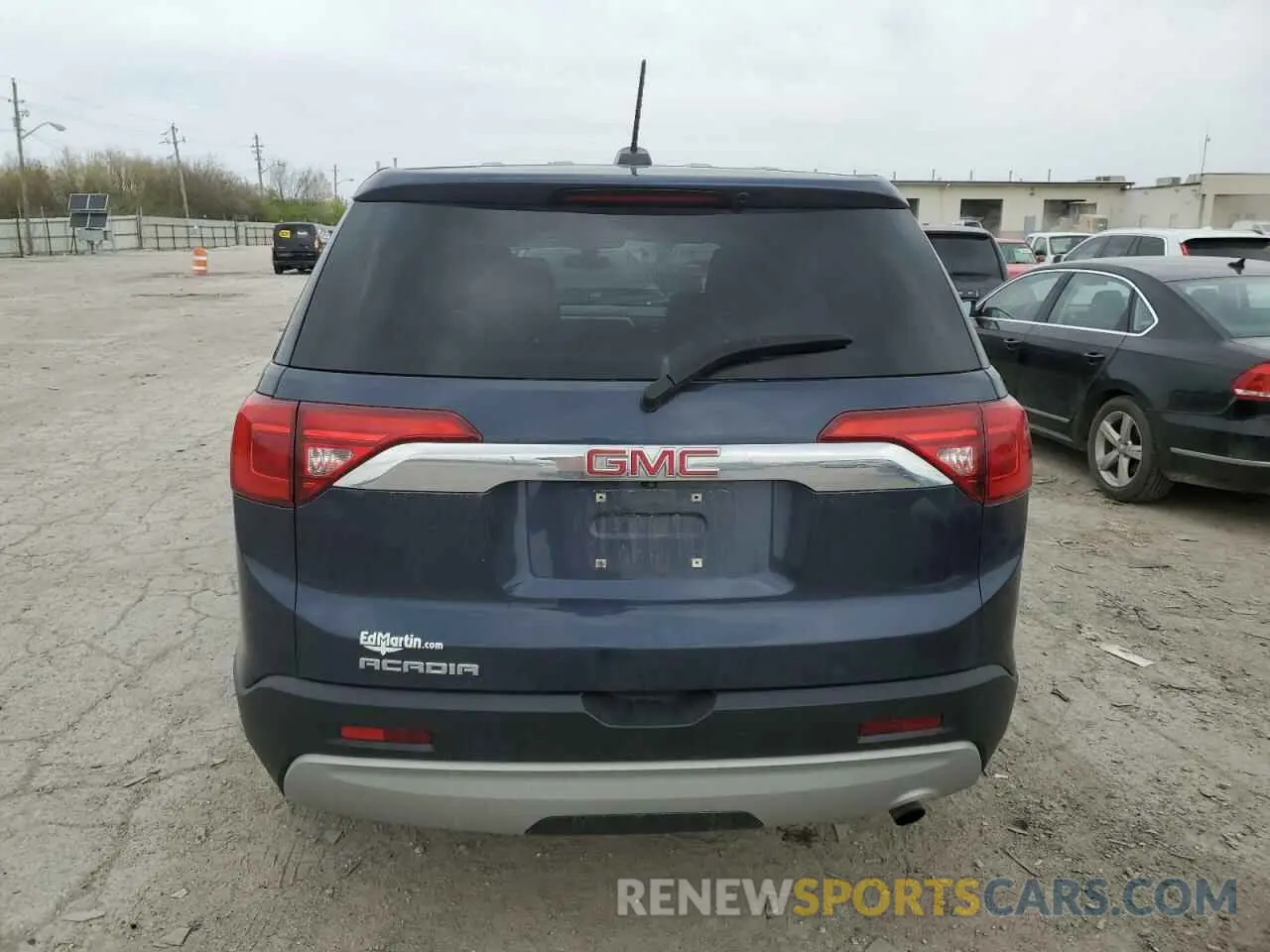 6 Photograph of a damaged car 1GKKNKLA0KZ138683 GMC ACADIA 2019