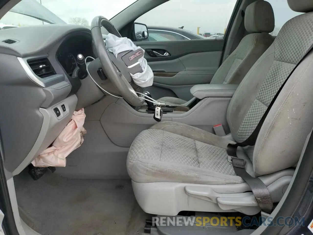 7 Photograph of a damaged car 1GKKNKLA0KZ138683 GMC ACADIA 2019