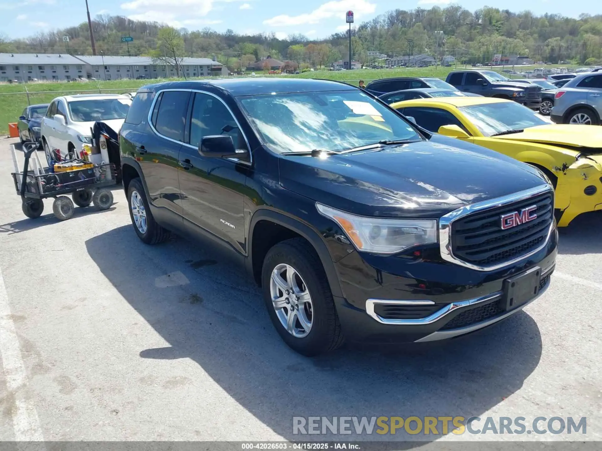 1 Photograph of a damaged car 1GKKNKLA0KZ195451 GMC ACADIA 2019