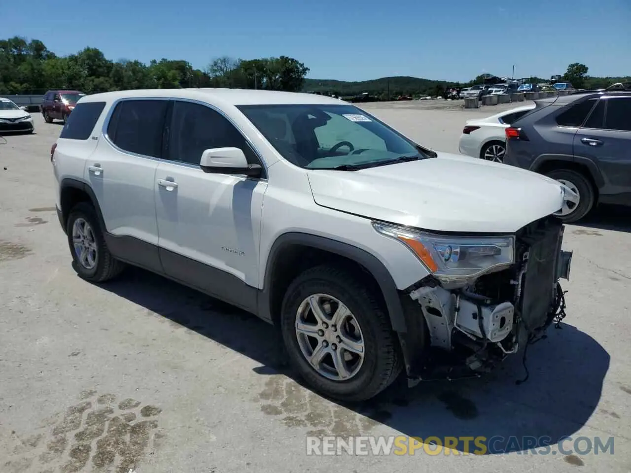 4 Photograph of a damaged car 1GKKNKLA0KZ258256 GMC ACADIA 2019
