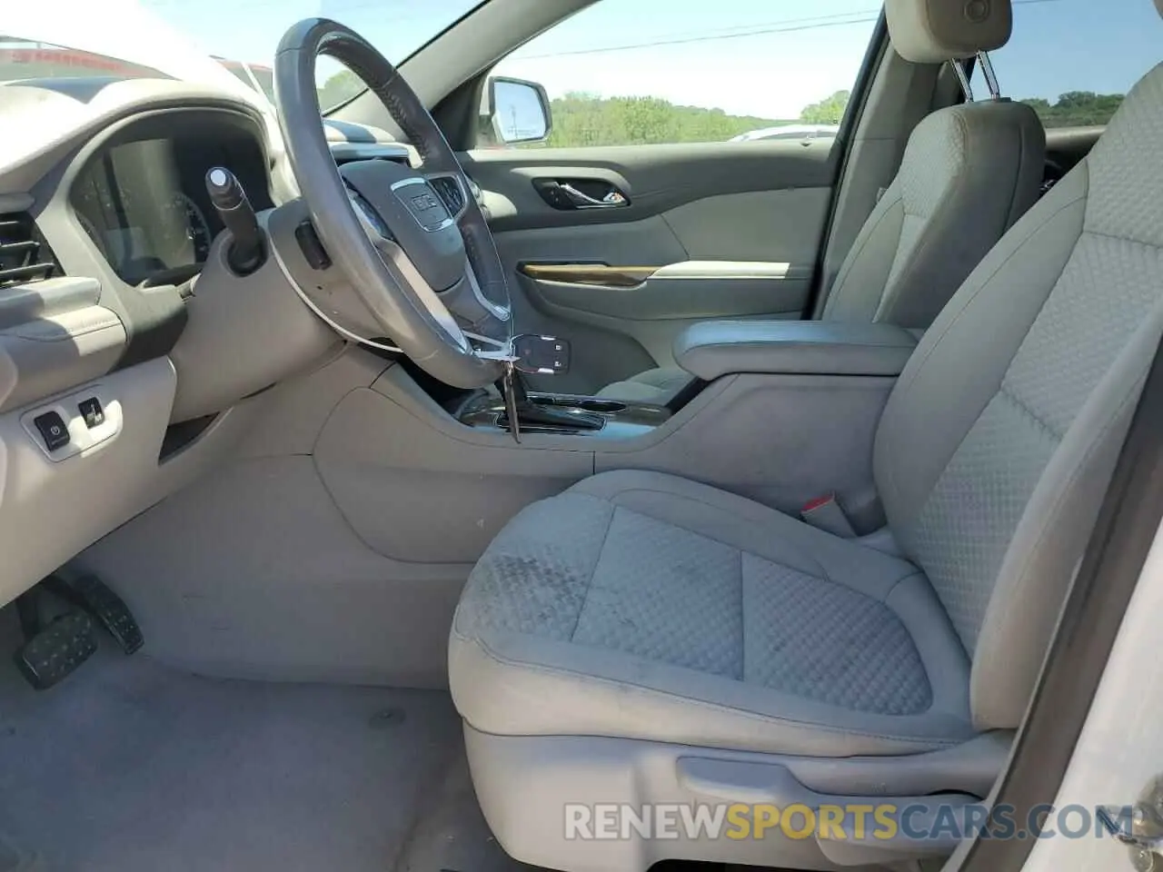 7 Photograph of a damaged car 1GKKNKLA0KZ258256 GMC ACADIA 2019
