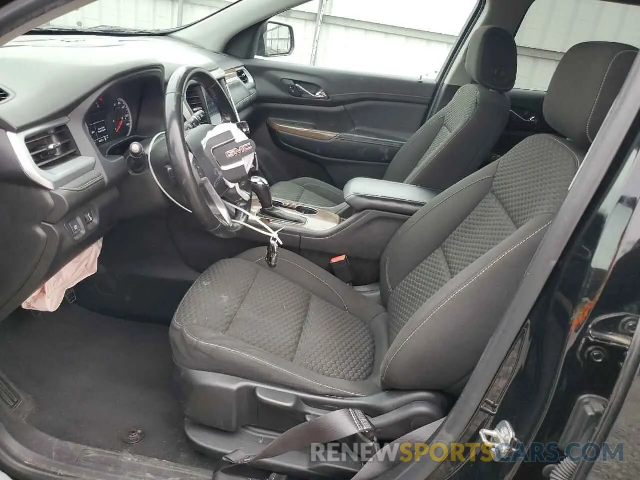 7 Photograph of a damaged car 1GKKNKLA0KZ291662 GMC ACADIA 2019