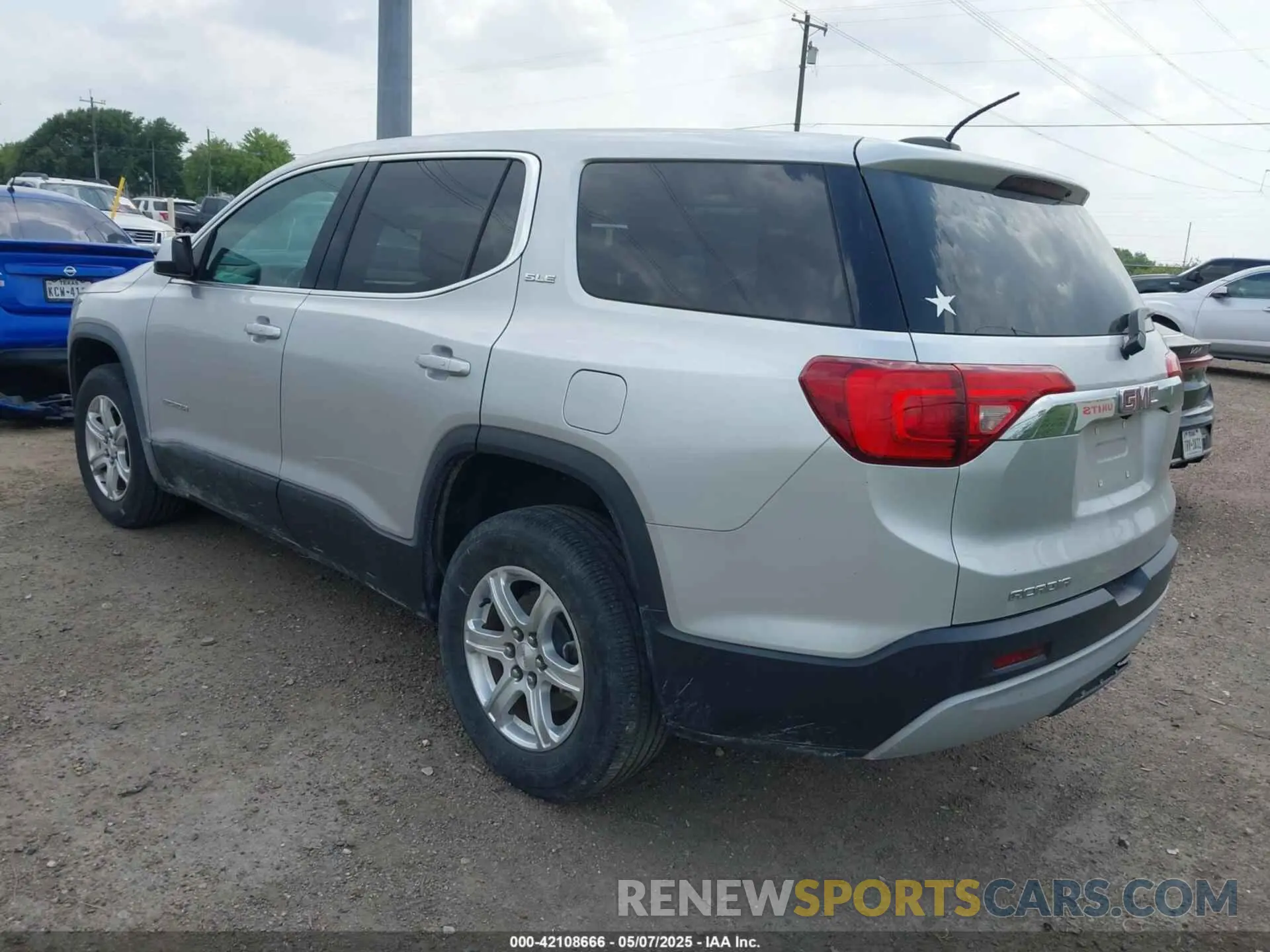 3 Photograph of a damaged car 1GKKNKLA1KZ124873 GMC ACADIA 2019