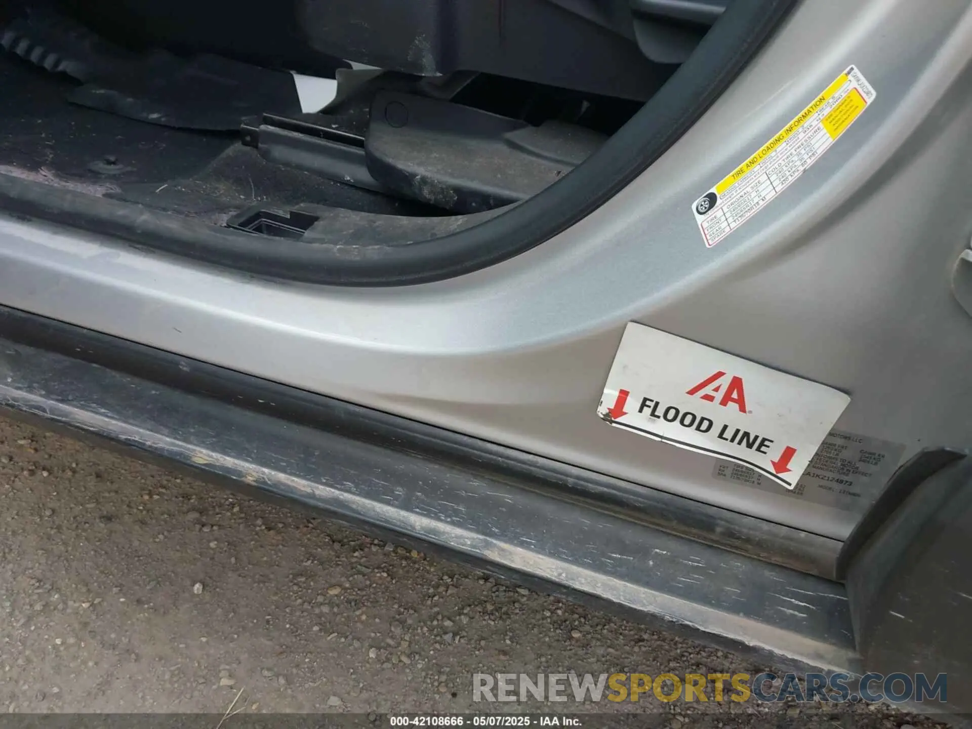 6 Photograph of a damaged car 1GKKNKLA1KZ124873 GMC ACADIA 2019