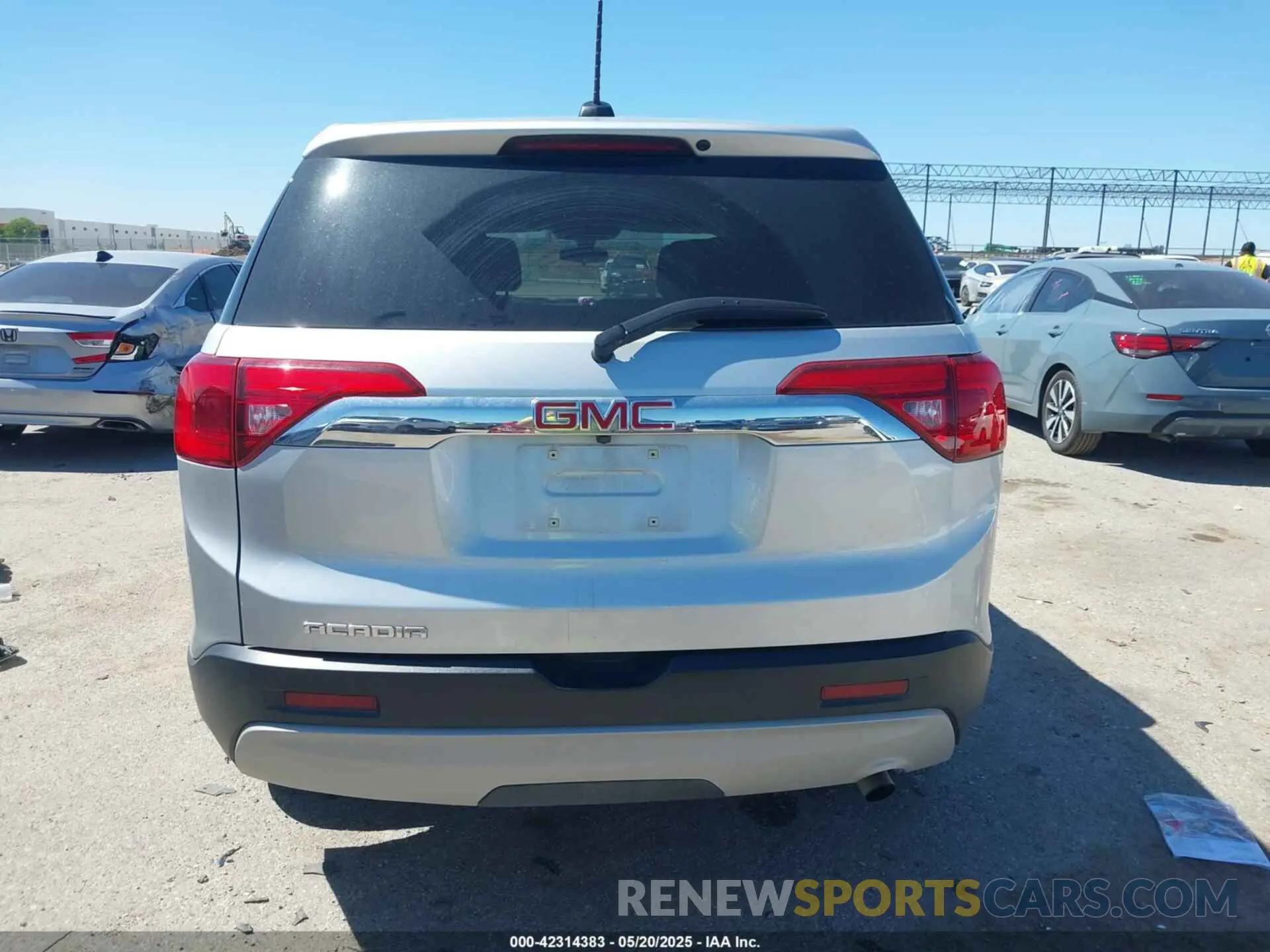 16 Photograph of a damaged car 1GKKNKLA1KZ196849 GMC ACADIA 2019