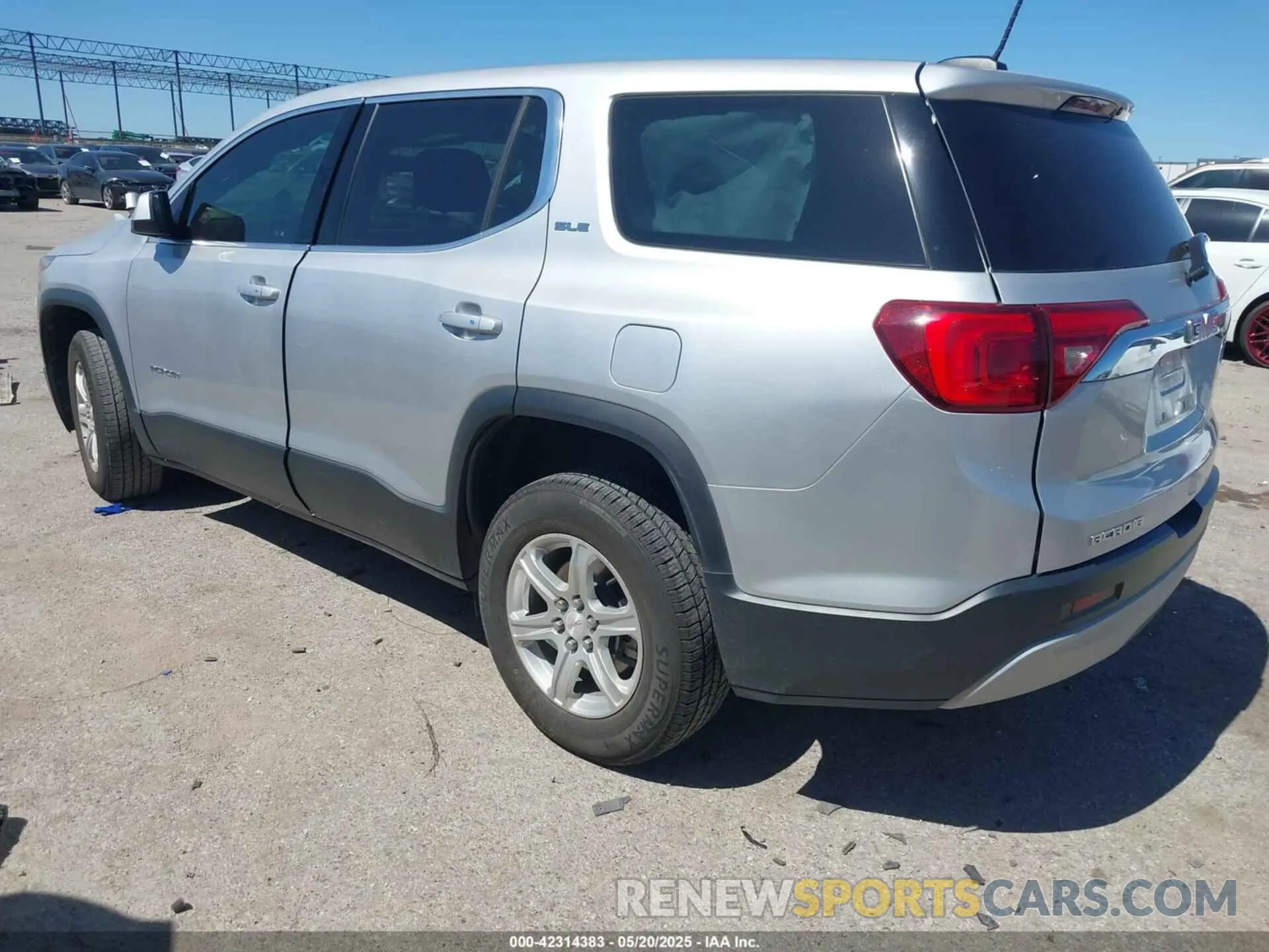 3 Photograph of a damaged car 1GKKNKLA1KZ196849 GMC ACADIA 2019