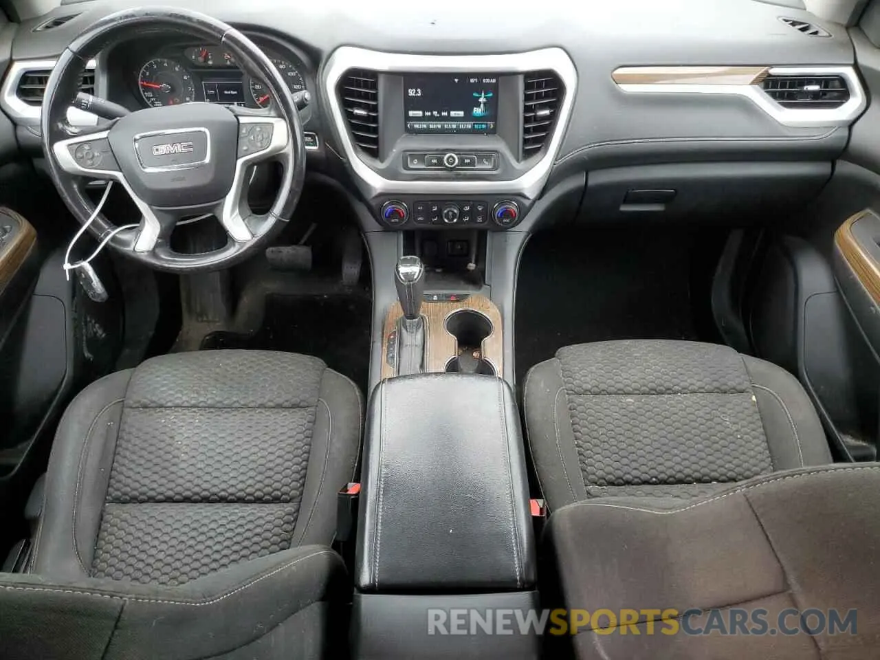 8 Photograph of a damaged car 1GKKNKLA1KZ204870 GMC ACADIA 2019
