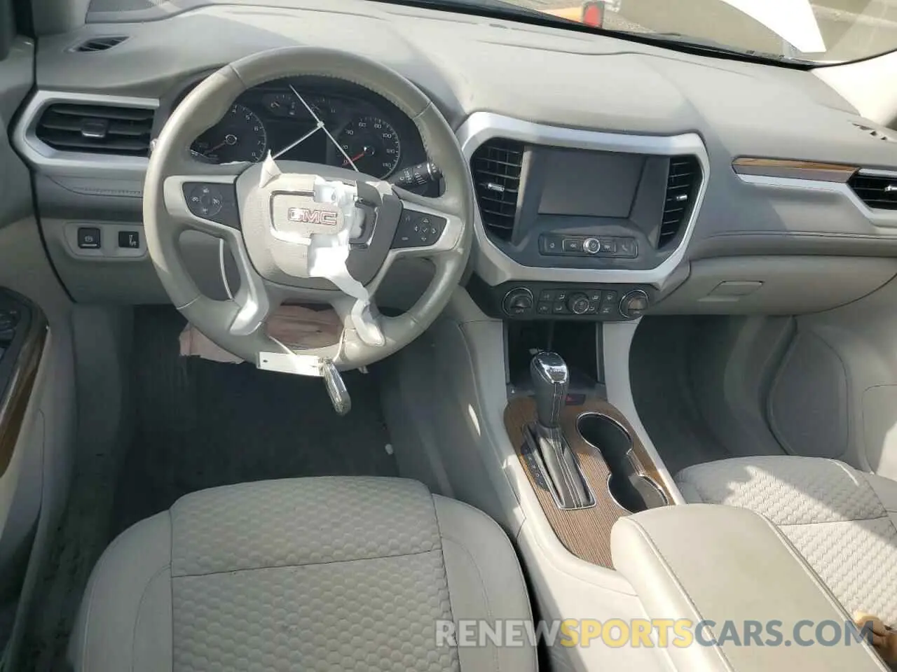 8 Photograph of a damaged car 1GKKNKLA1KZ237030 GMC ACADIA 2019