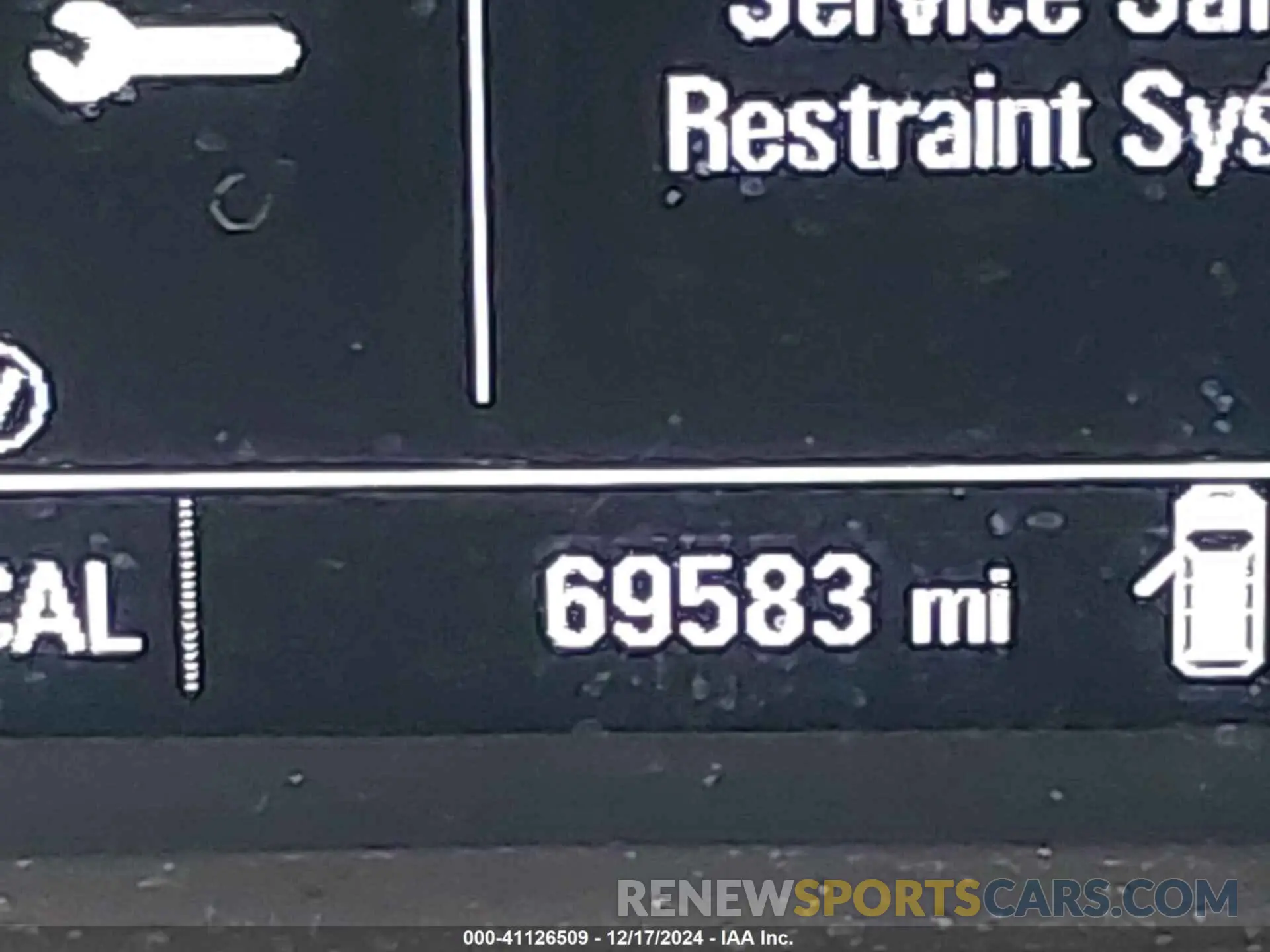 15 Photograph of a damaged car 1GKKNKLA2KZ168106 GMC ACADIA 2019