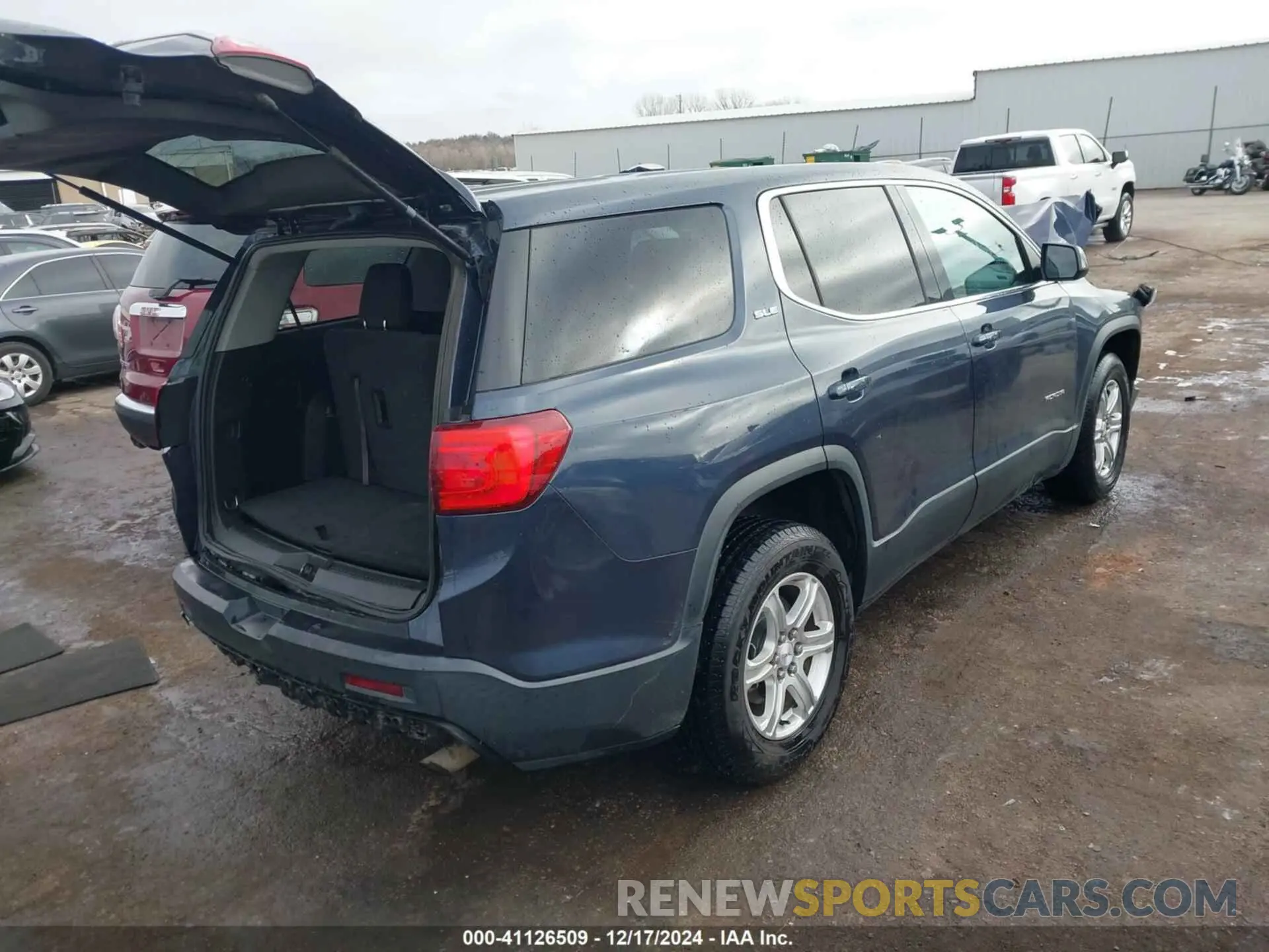 4 Photograph of a damaged car 1GKKNKLA2KZ168106 GMC ACADIA 2019
