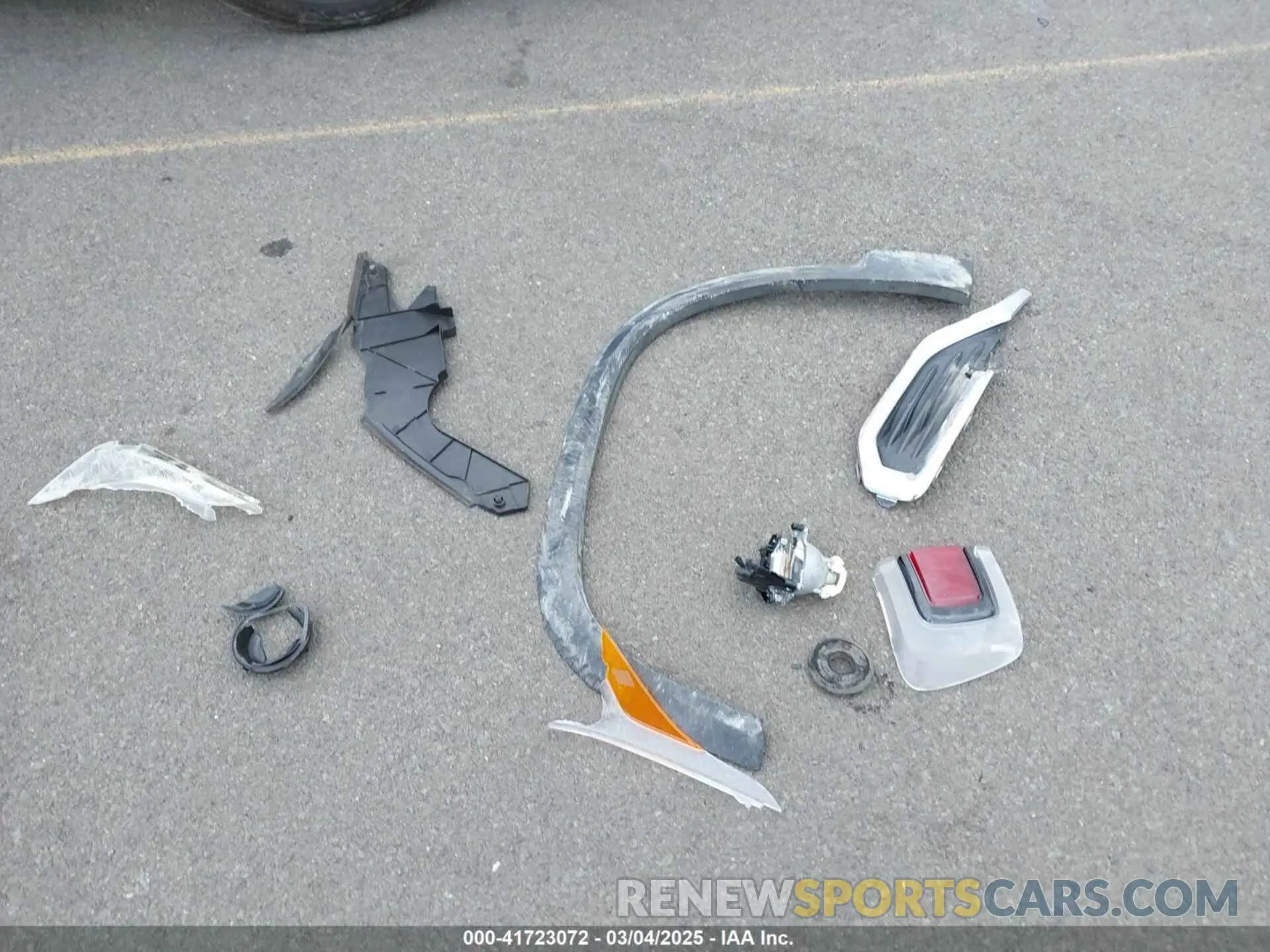 11 Photograph of a damaged car 1GKKNKLA2KZ180403 GMC ACADIA 2019