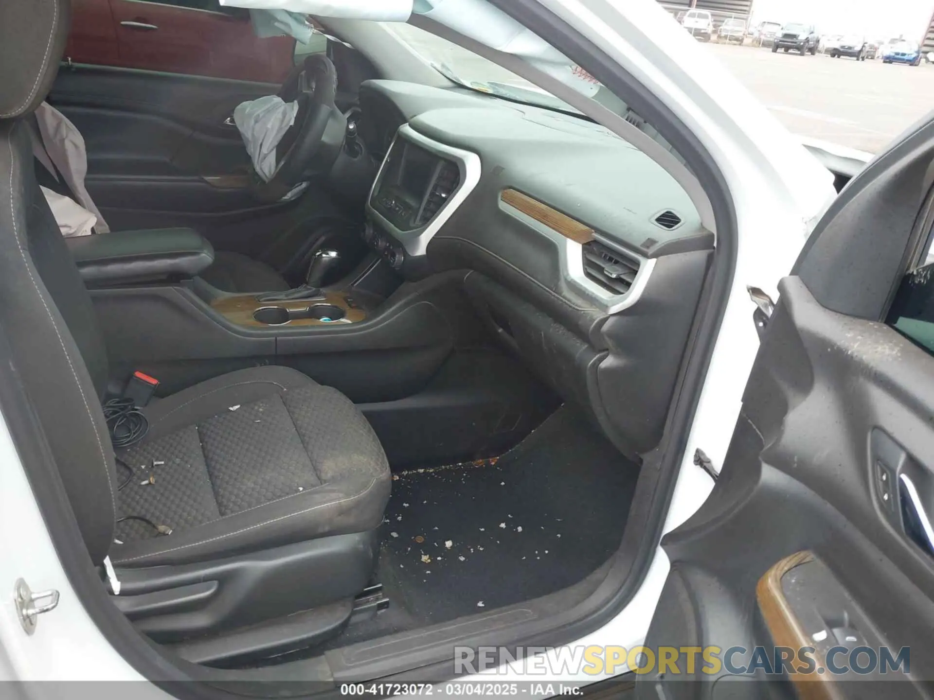 5 Photograph of a damaged car 1GKKNKLA2KZ180403 GMC ACADIA 2019