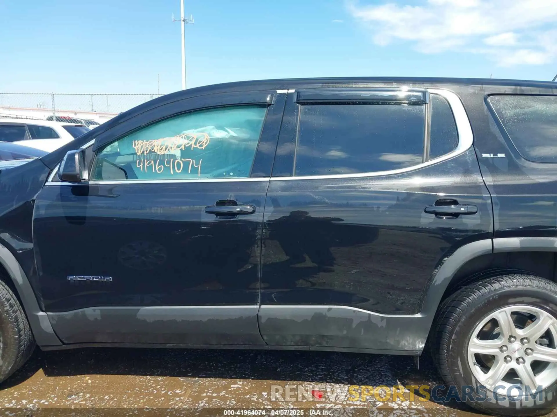14 Photograph of a damaged car 1GKKNKLA2KZ233536 GMC ACADIA 2019