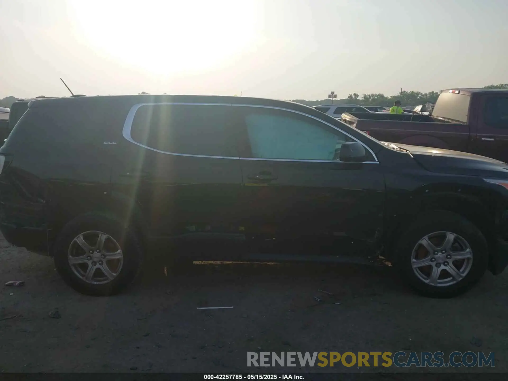 12 Photograph of a damaged car 1GKKNKLA3KZ140010 GMC ACADIA 2019