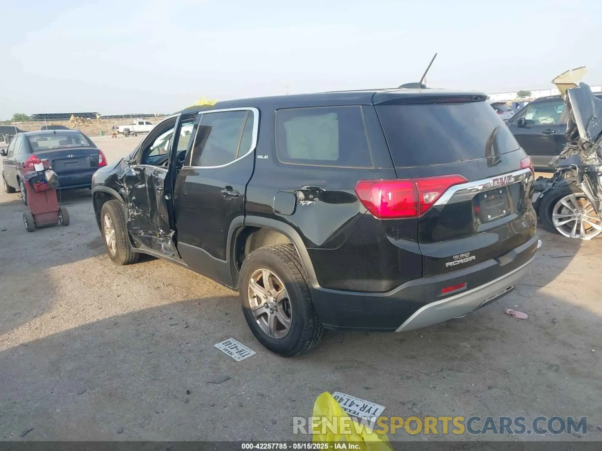 3 Photograph of a damaged car 1GKKNKLA3KZ140010 GMC ACADIA 2019