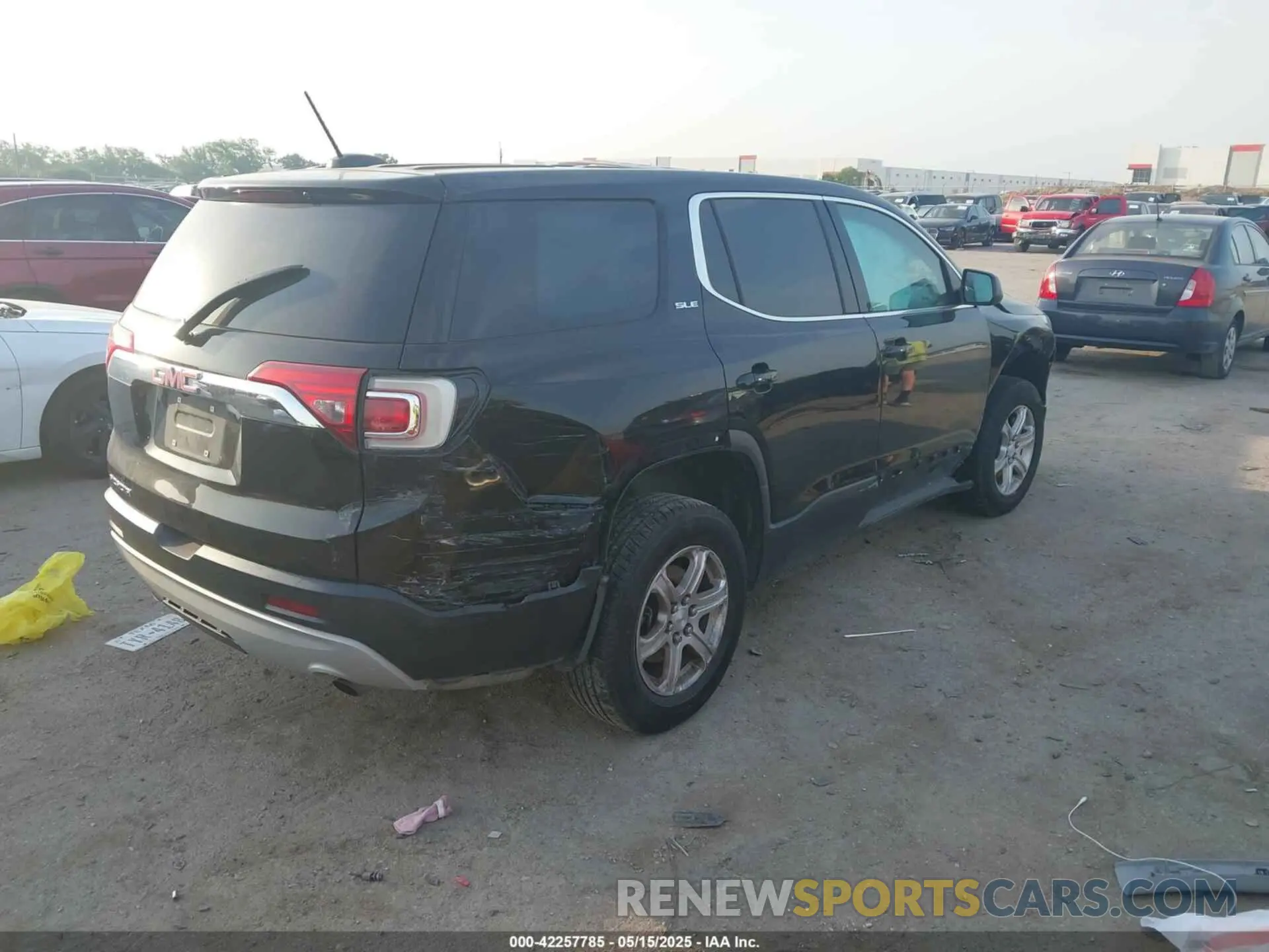 4 Photograph of a damaged car 1GKKNKLA3KZ140010 GMC ACADIA 2019