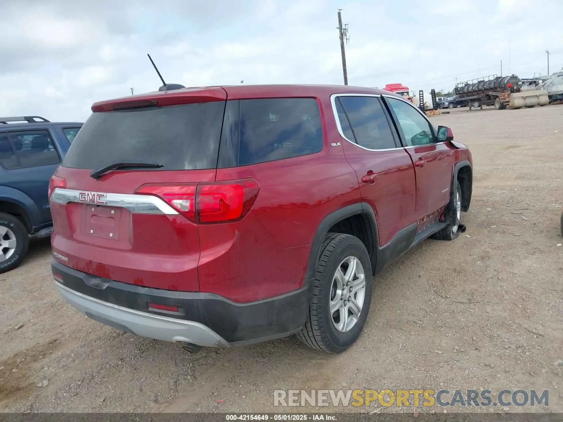 4 Photograph of a damaged car 1GKKNKLA3KZ238647 GMC ACADIA 2019
