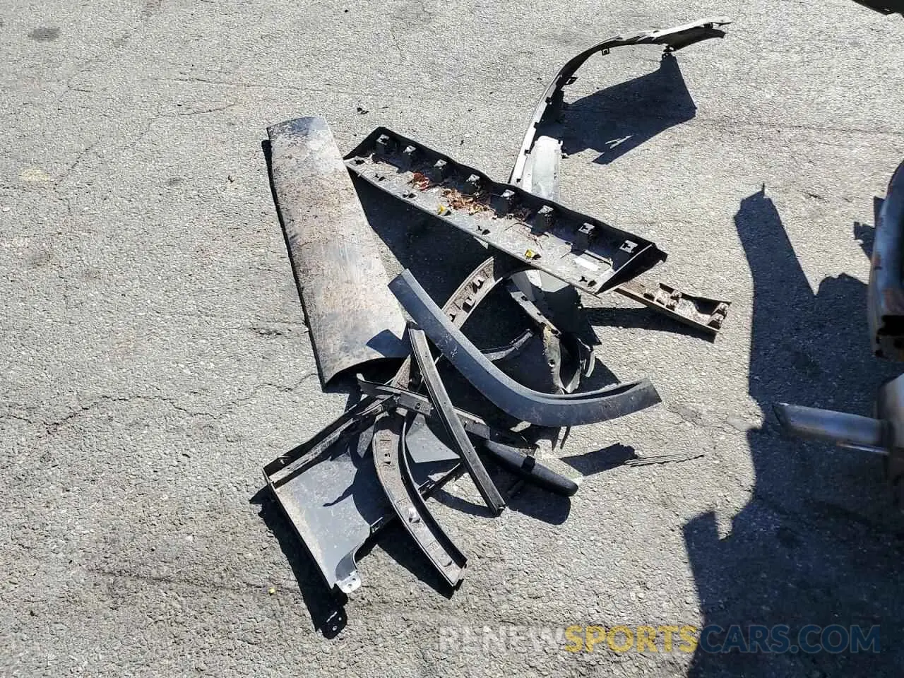 13 Photograph of a damaged car 1GKKNKLA4KZ133373 GMC ACADIA 2019