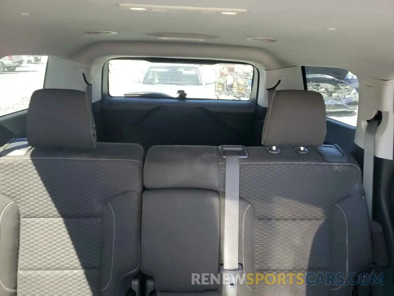 10 Photograph of a damaged car 1GKKNKLA4KZ210937 GMC ACADIA 2019