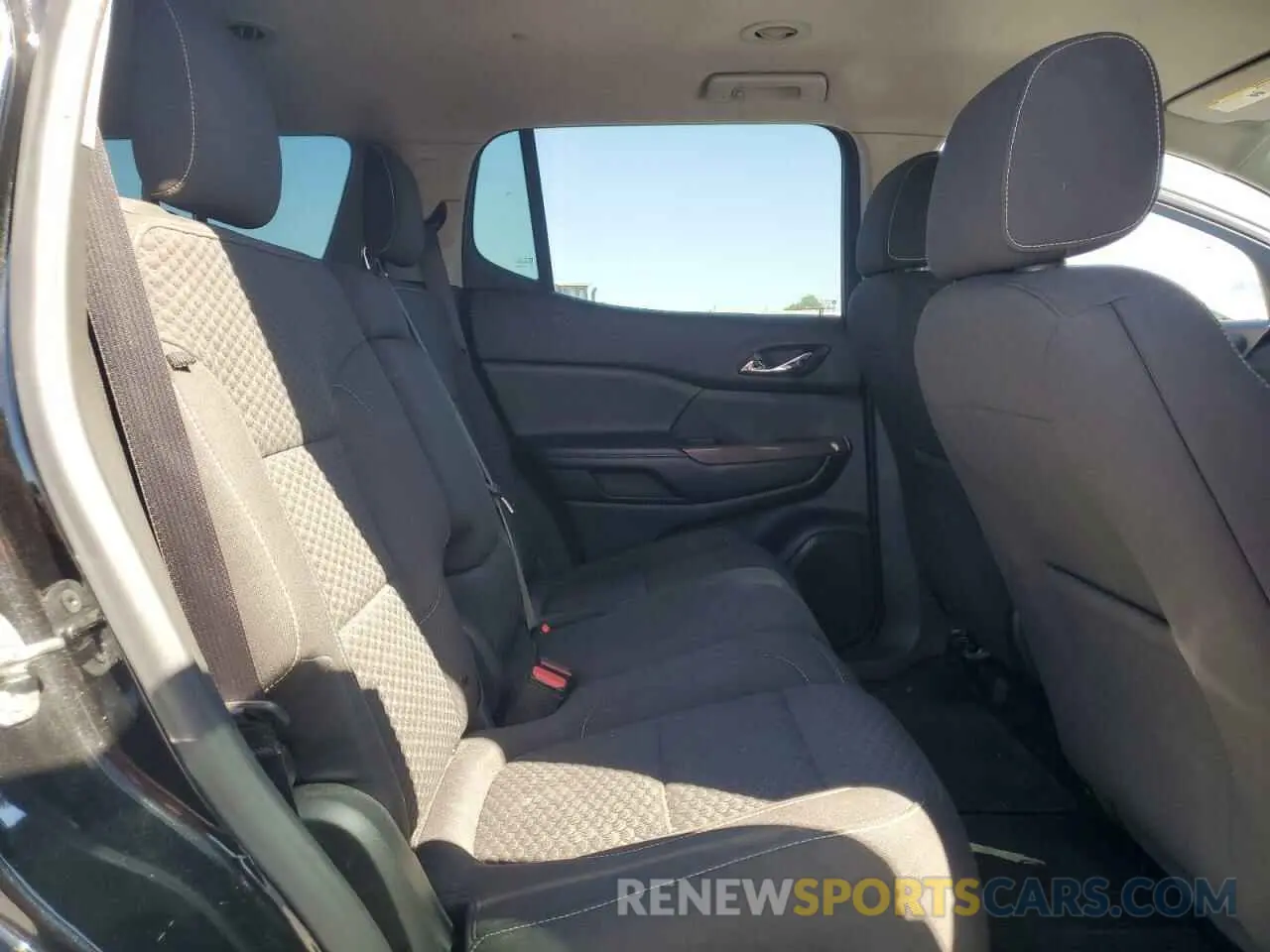 11 Photograph of a damaged car 1GKKNKLA4KZ210937 GMC ACADIA 2019