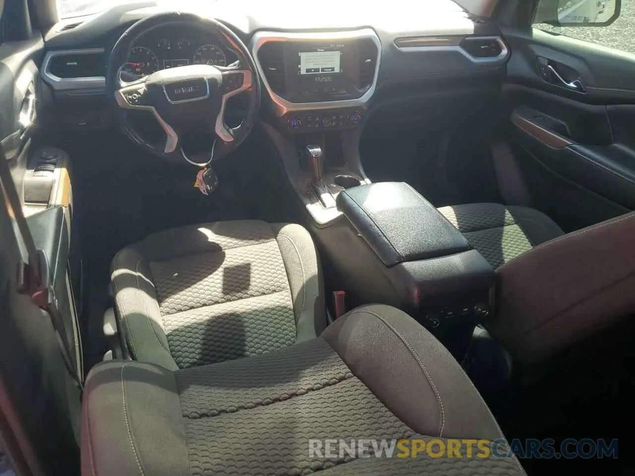8 Photograph of a damaged car 1GKKNKLA4KZ210937 GMC ACADIA 2019