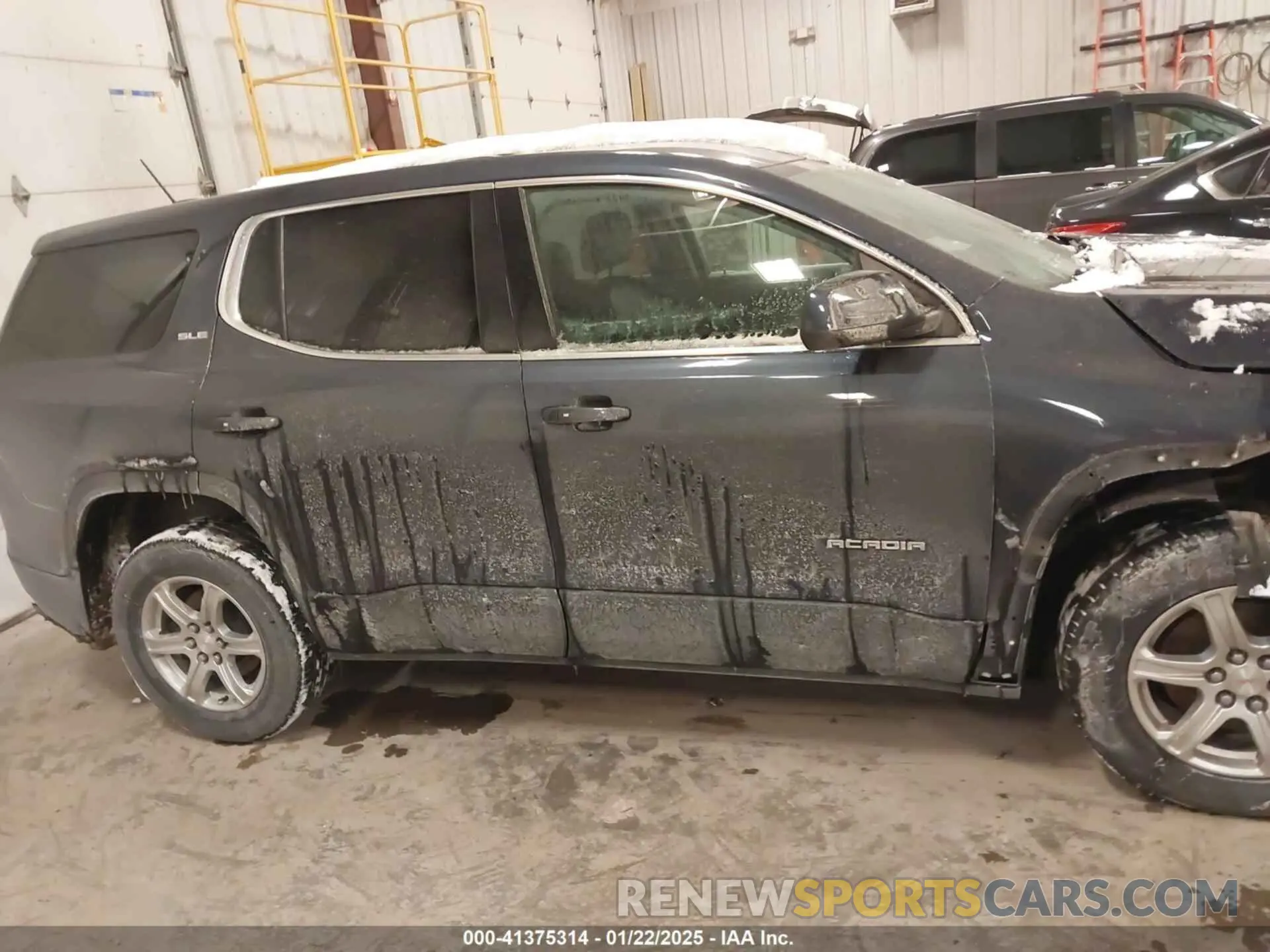 13 Photograph of a damaged car 1GKKNKLA4KZ233800 GMC ACADIA 2019
