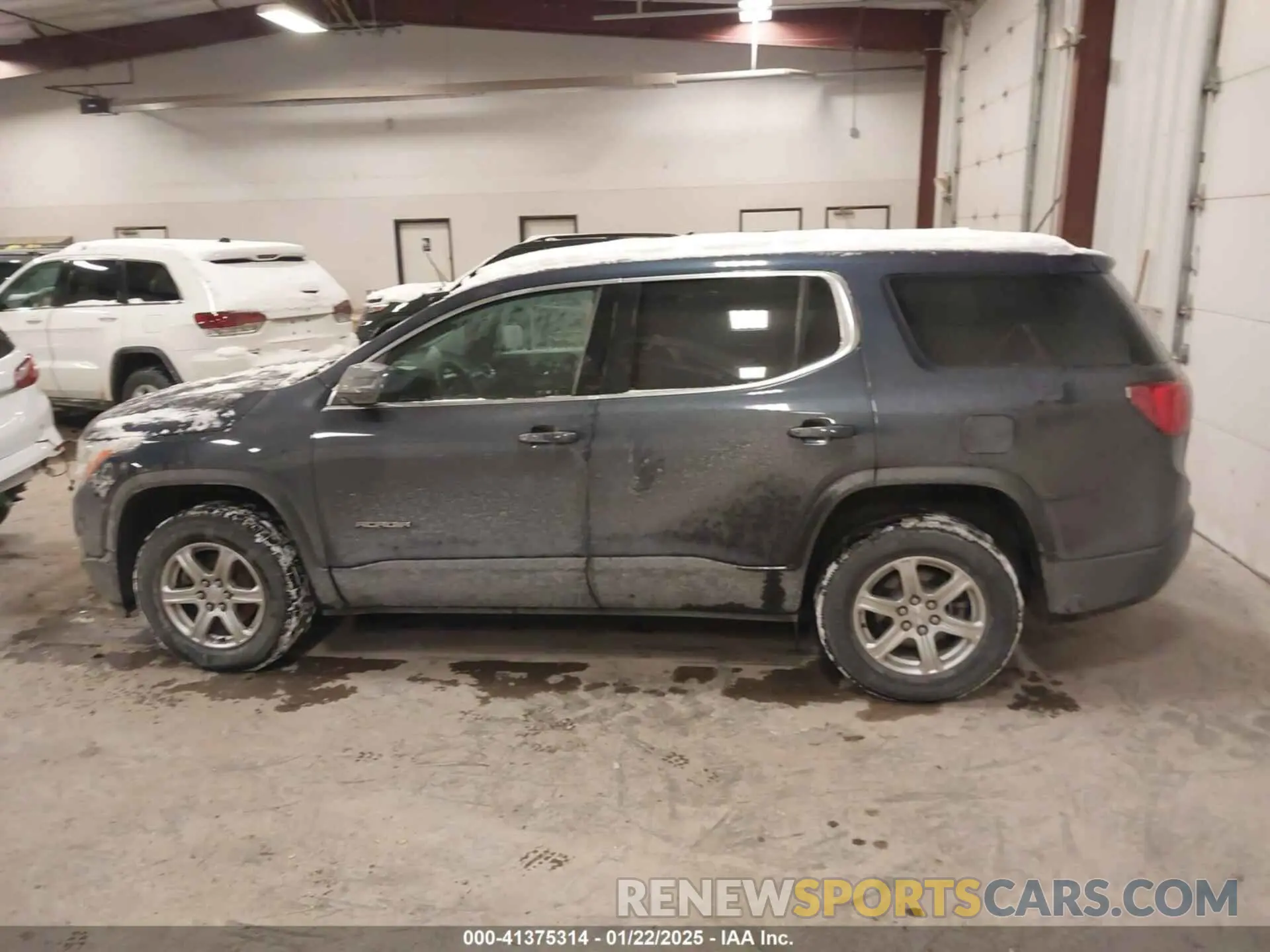 14 Photograph of a damaged car 1GKKNKLA4KZ233800 GMC ACADIA 2019