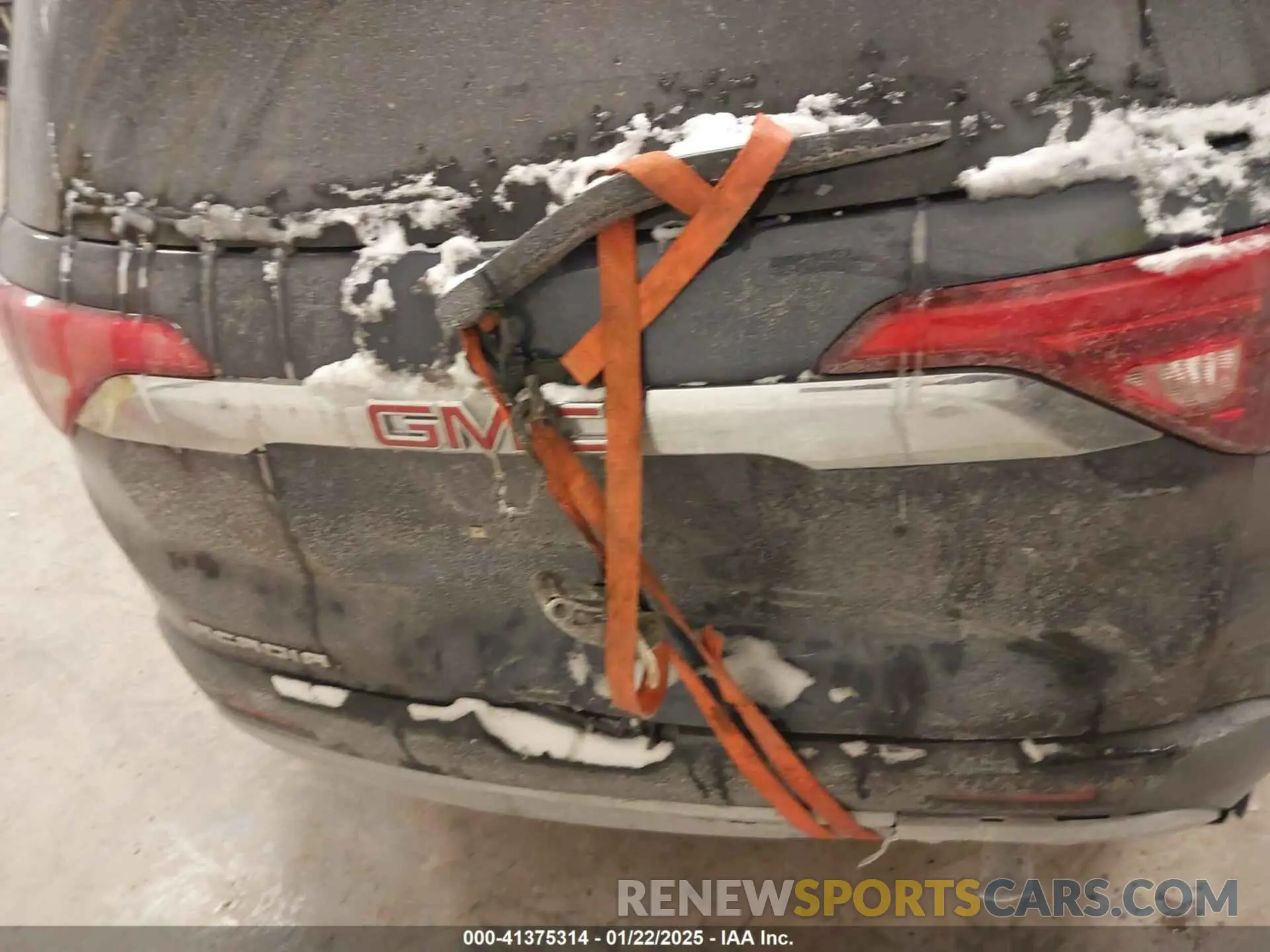 16 Photograph of a damaged car 1GKKNKLA4KZ233800 GMC ACADIA 2019