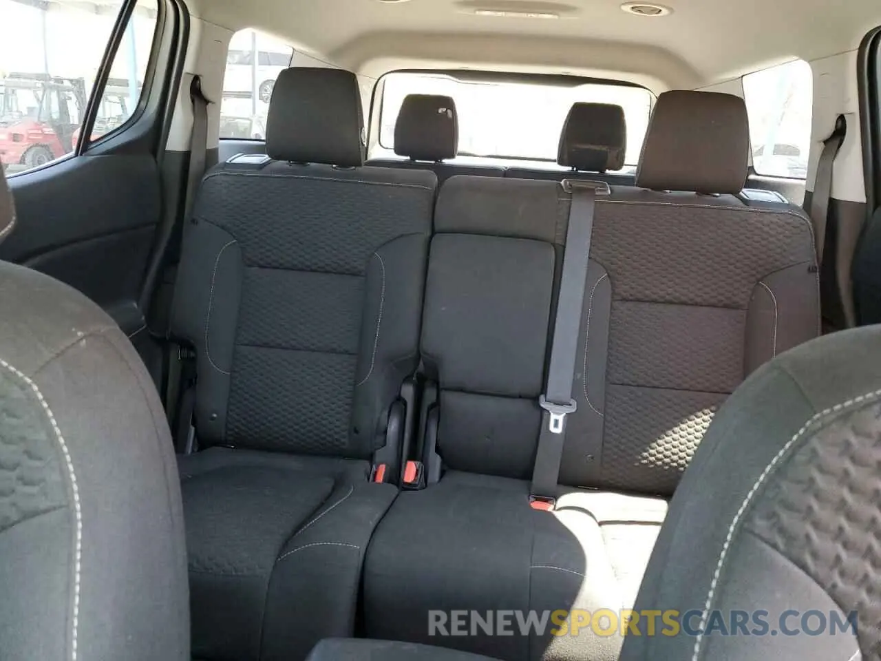 10 Photograph of a damaged car 1GKKNKLA5KZ228475 GMC ACADIA 2019