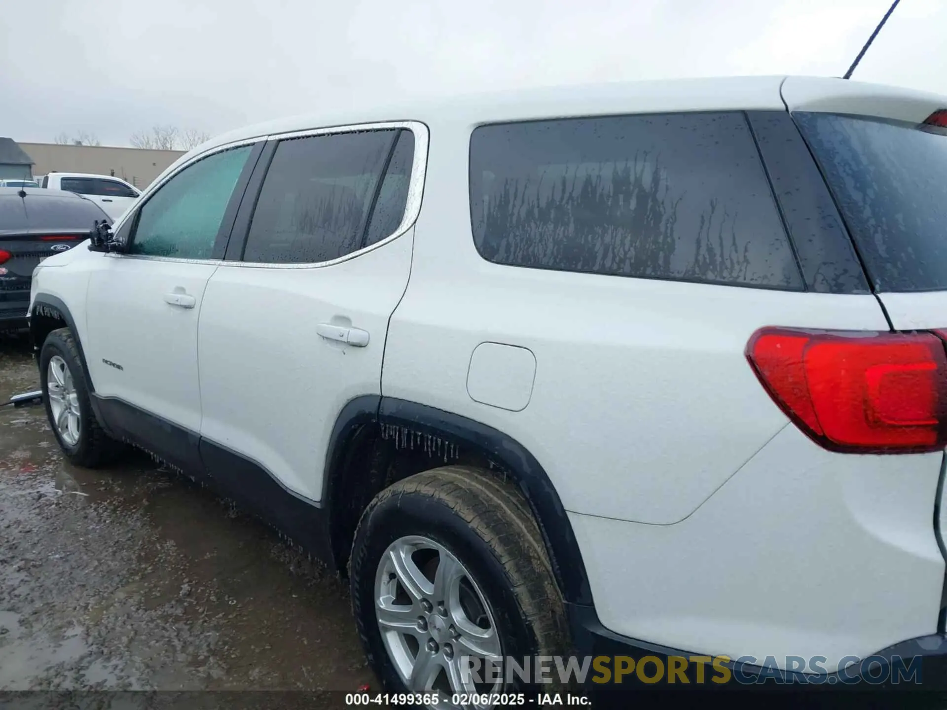 14 Photograph of a damaged car 1GKKNKLA5KZ278907 GMC ACADIA 2019