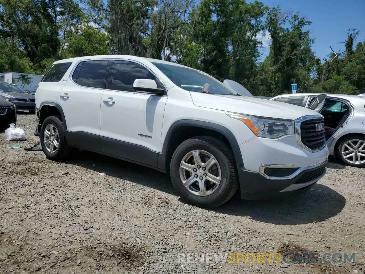 4 Photograph of a damaged car 1GKKNKLA6KZ108636 GMC ACADIA 2019