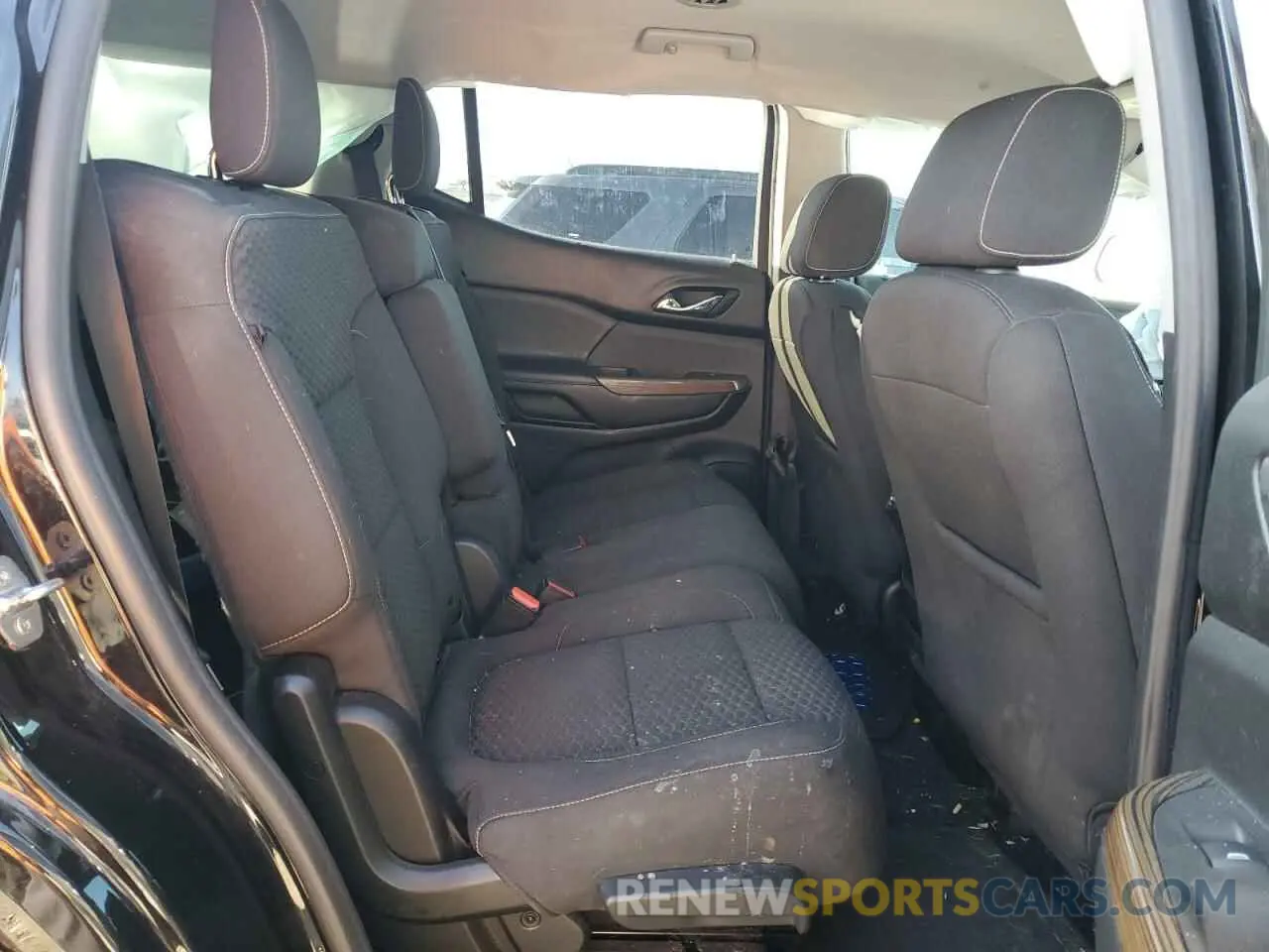 11 Photograph of a damaged car 1GKKNKLA6KZ116039 GMC ACADIA 2019