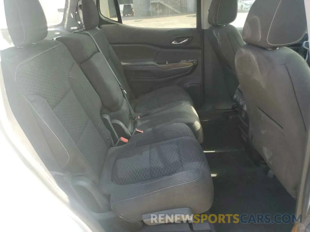 10 Photograph of a damaged car 1GKKNKLA6KZ195437 GMC ACADIA 2019