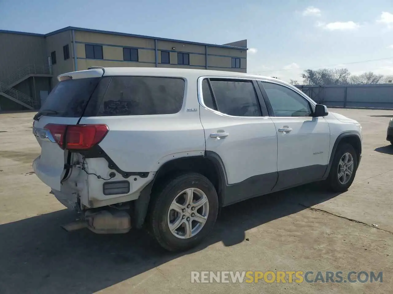 3 Photograph of a damaged car 1GKKNKLA6KZ195437 GMC ACADIA 2019