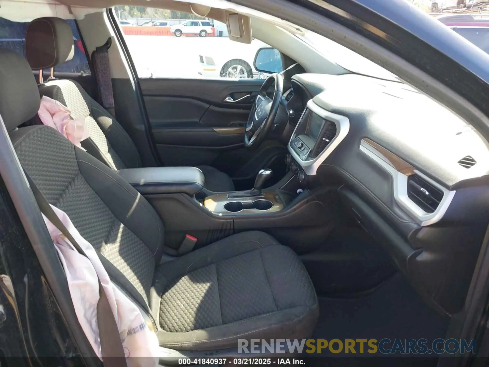 5 Photograph of a damaged car 1GKKNKLA6KZ224306 GMC ACADIA 2019