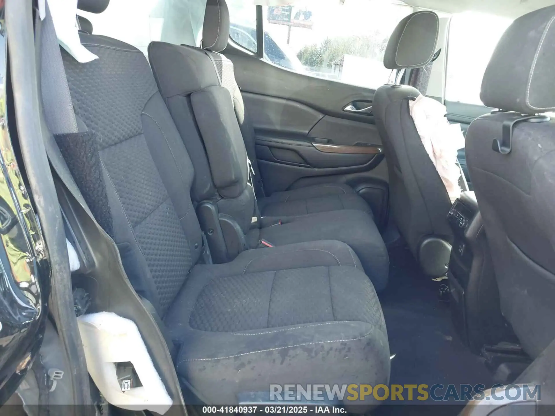 8 Photograph of a damaged car 1GKKNKLA6KZ224306 GMC ACADIA 2019