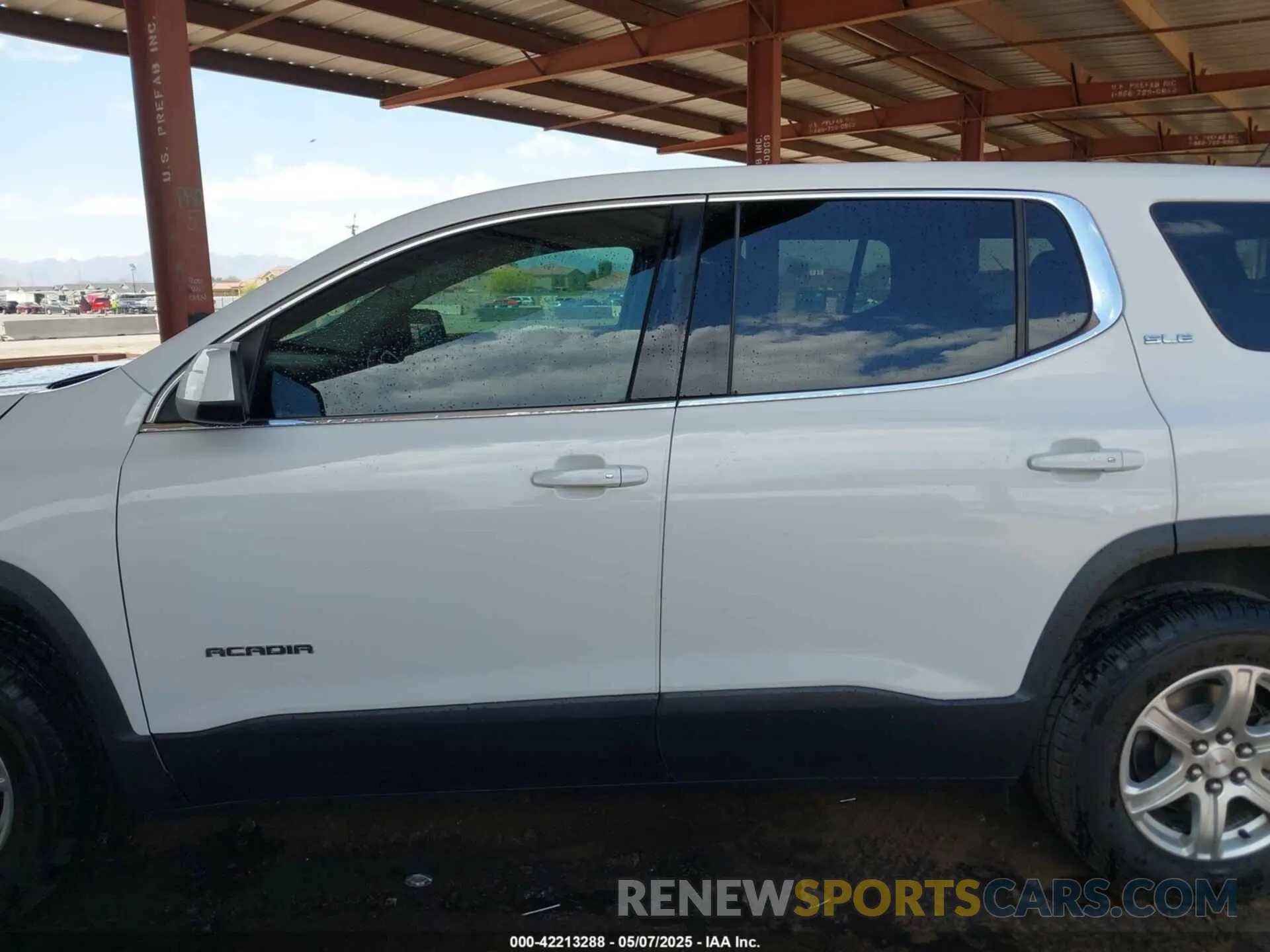15 Photograph of a damaged car 1GKKNKLA6KZ240134 GMC ACADIA 2019
